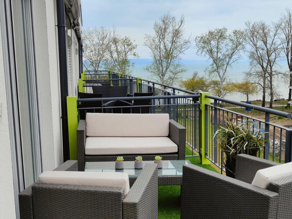 Beachfront Paradise Ezuest Panorama Lakeview Apartment With Panoramic Terrace Siofok Bagian luar foto